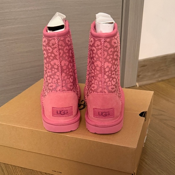 UGG Pink Leopard Kids Boots - Picture 2 of 4